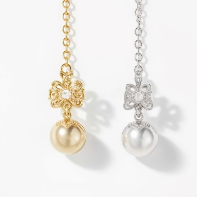 Arany és ezüst ékszerek